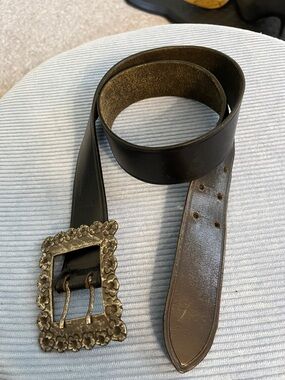 GUESS Women’s leather belt